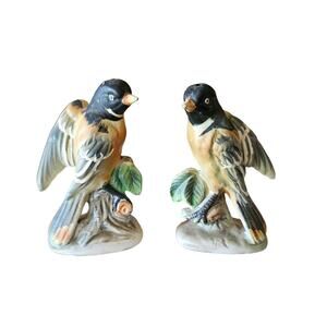 Enesco Oriole Bird Salt and Pepper Shakers Vintage 1960's